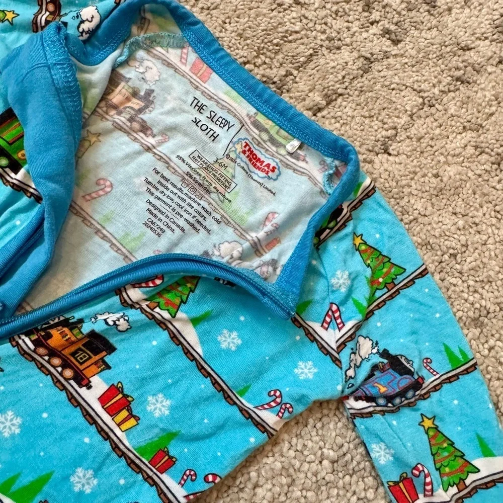 🚂 Thomas & Friends Holiday Zip Sleeper The Sleepy Sloth Size 6–12 Months